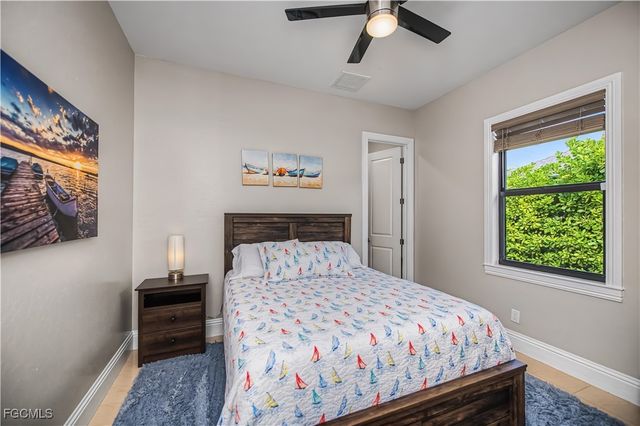 1416 SW 4th LN, Cape Coral, FL 33991