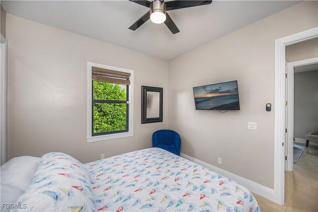 1416 SW 4th LN, Cape Coral, FL 33991