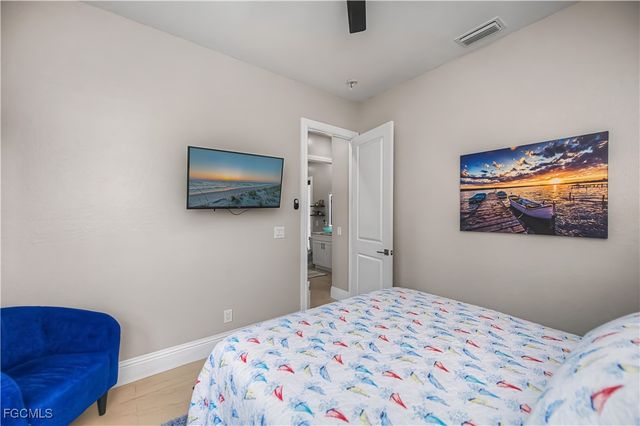 1416 SW 4th LN, Cape Coral, FL 33991