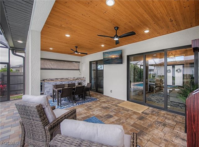 1416 SW 4th LN, Cape Coral, FL 33991