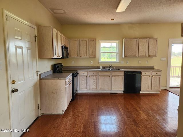 5702 Whichard Road, Stokes, NC 27884