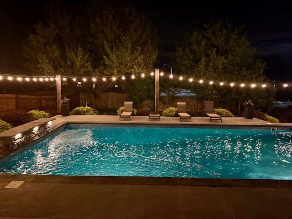 1740 NE Nine Oaks Drive, Lee's Summit, MO 64086