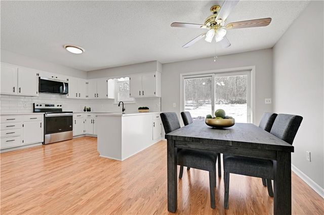 636 Linda Lane, Bonner Springs, KS 66012