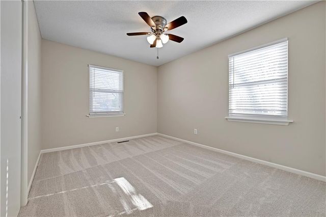 636 Linda Lane, Bonner Springs, KS 66012