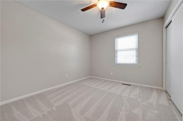 636 Linda Lane, Bonner Springs, KS 66012