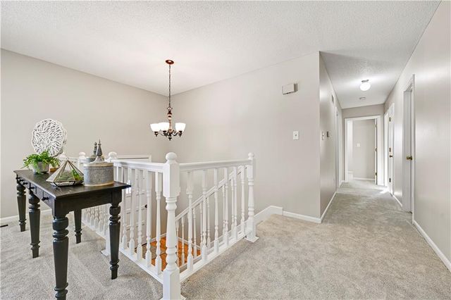 636 Linda Lane, Bonner Springs, KS 66012