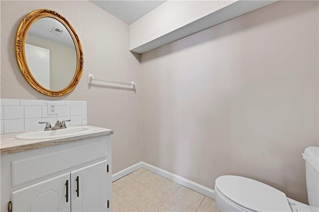 636 Linda Lane, Bonner Springs, KS 66012