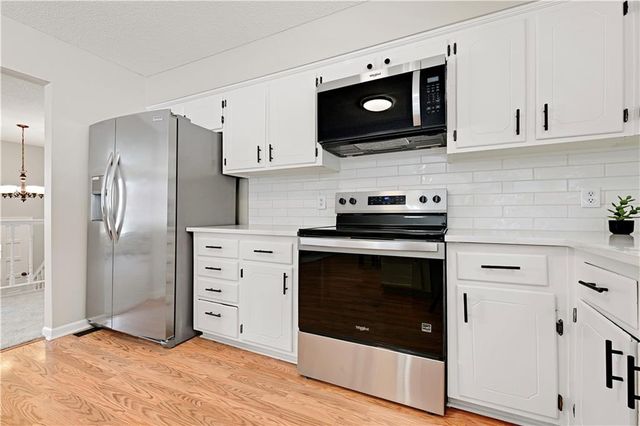 636 Linda Lane, Bonner Springs, KS 66012