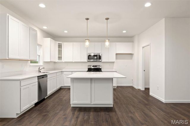 557 Evening Primrose Drive, Wentzville, MO 63385