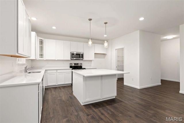 557 Evening Primrose Drive, Wentzville, MO 63385
