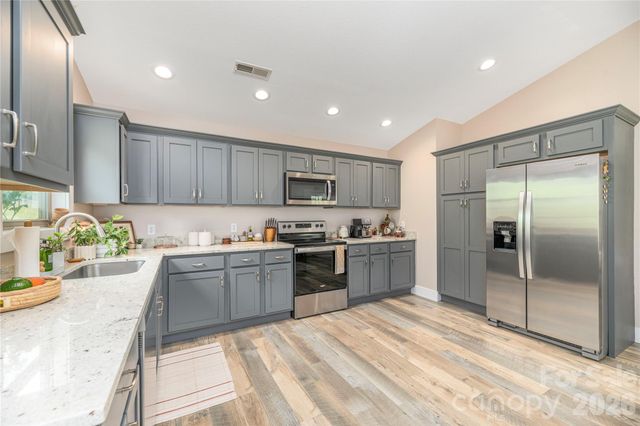 38 Sunrise Drive, Mars Hill, NC 28754
