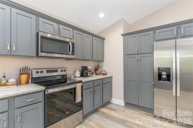 38 Sunrise Drive, Mars Hill, NC 28754