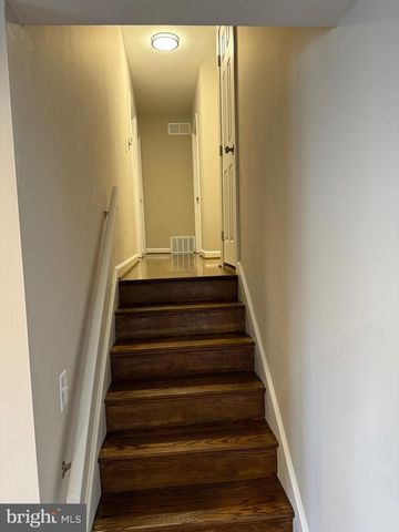 13 CENTER CIR, Wilmington, DE 19808