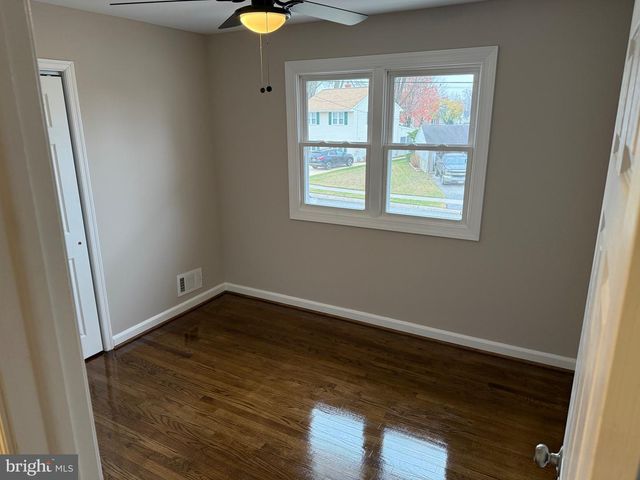 13 CENTER CIR, Wilmington, DE 19808