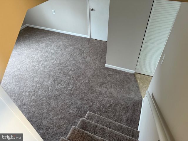 13 CENTER CIR, Wilmington, DE 19808