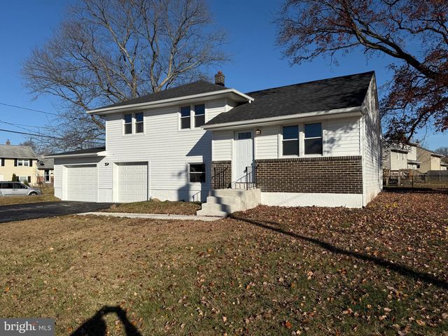 13 CENTER CIR, Wilmington, DE 19808