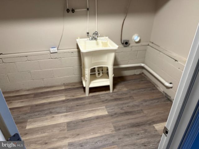 13 CENTER CIR, Wilmington, DE 19808