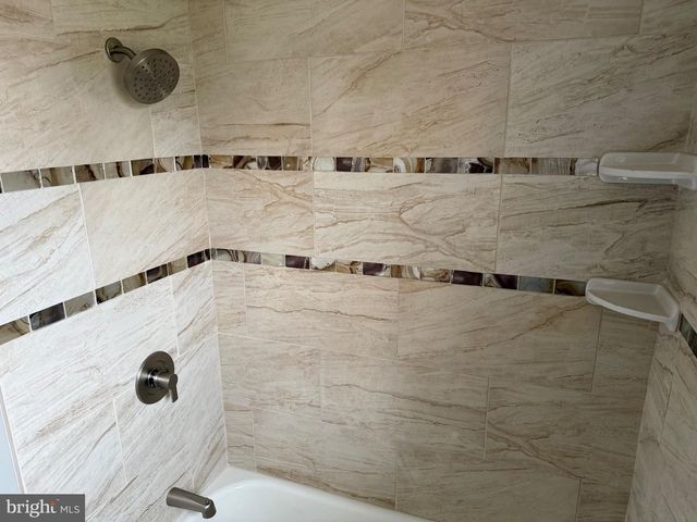 13 CENTER CIR, Wilmington, DE 19808