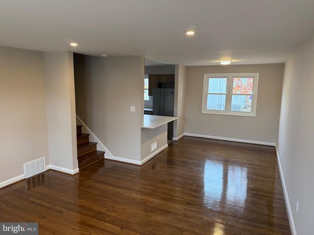 13 CENTER CIR, Wilmington, DE 19808