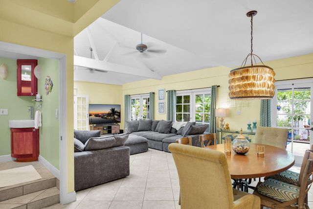 1209 Truman Ave Apt 5, Key West, FL 33040