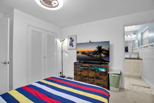 1209 Truman Ave Apt 5, Key West, FL 33040