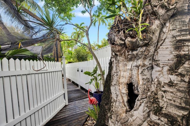 1209 Truman Ave Apt 5, Key West, FL 33040