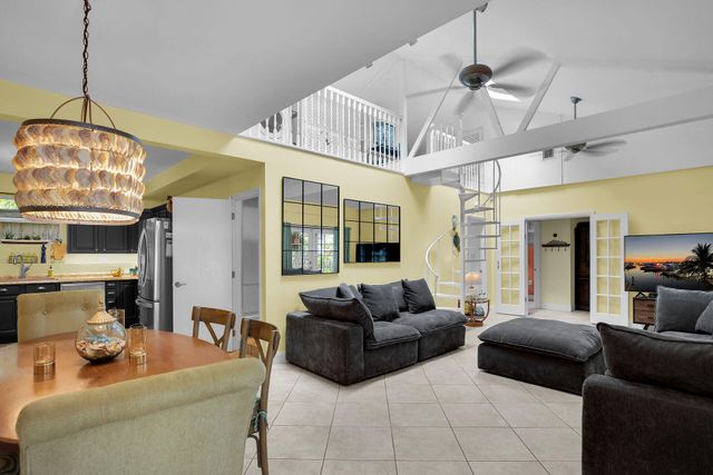 1209 Truman Ave Apt 5, Key West, FL 33040