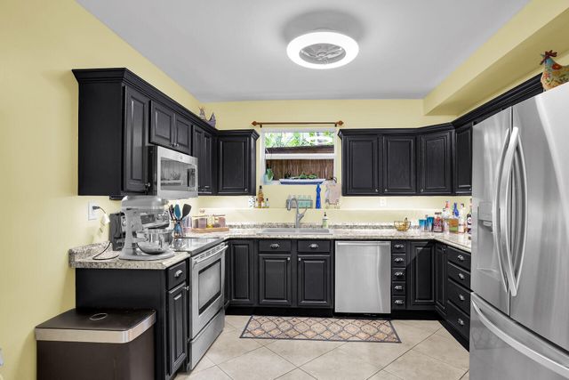 1209 Truman Ave Apt 5, Key West, FL 33040