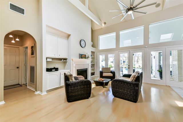 102 Del Mar Street, Kemah, TX 77565