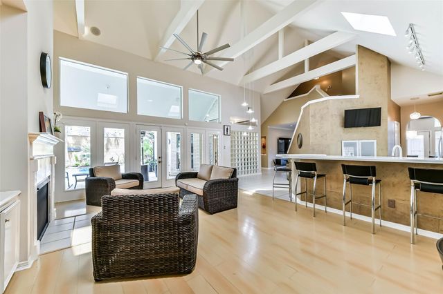 102 Del Mar Street, Kemah, TX 77565