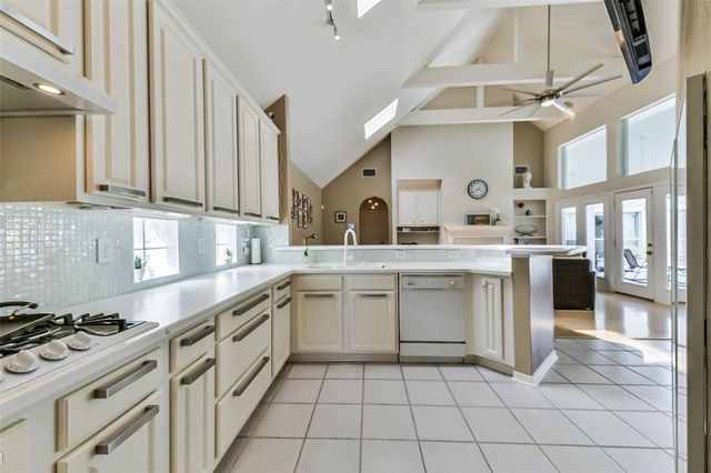 102 Del Mar Street, Kemah, TX 77565