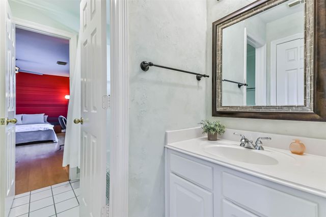 102 Del Mar Street, Kemah, TX 77565