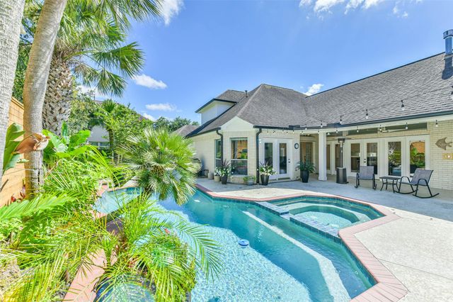 102 Del Mar Street, Kemah, TX 77565