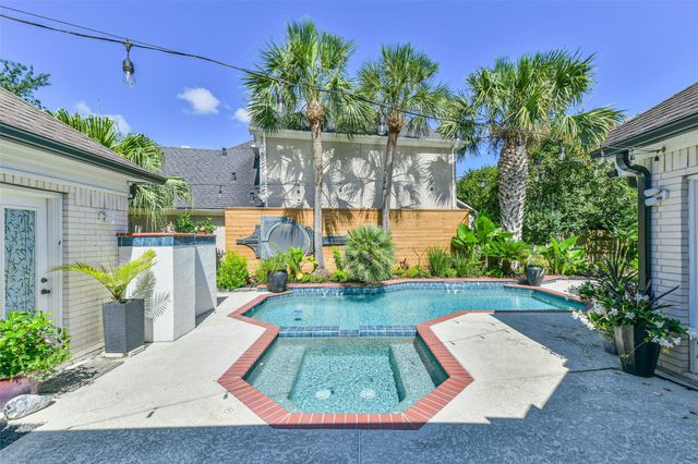 102 Del Mar Street, Kemah, TX 77565