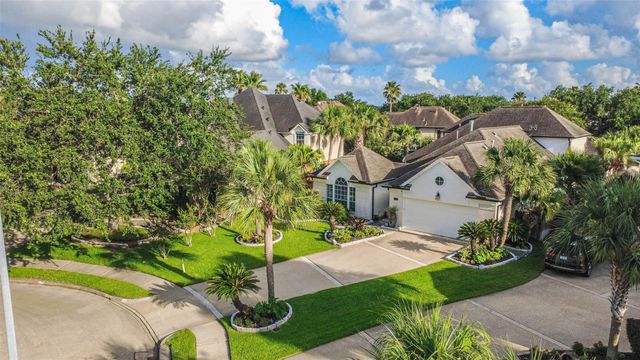102 Del Mar Street, Kemah, TX 77565
