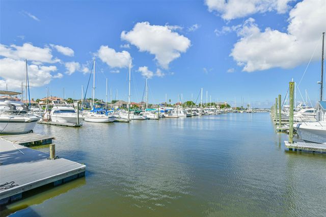 102 Del Mar Street, Kemah, TX 77565