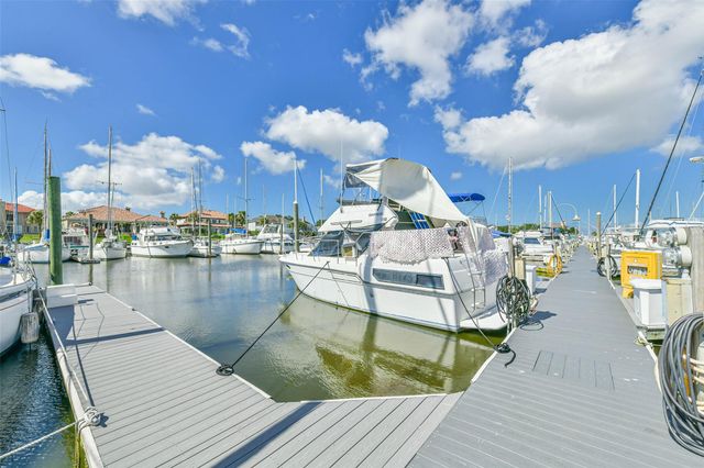 102 Del Mar Street, Kemah, TX 77565