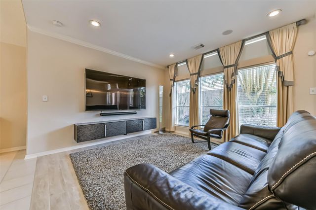 102 Del Mar Street, Kemah, TX 77565