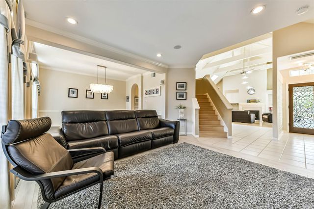 102 Del Mar Street, Kemah, TX 77565