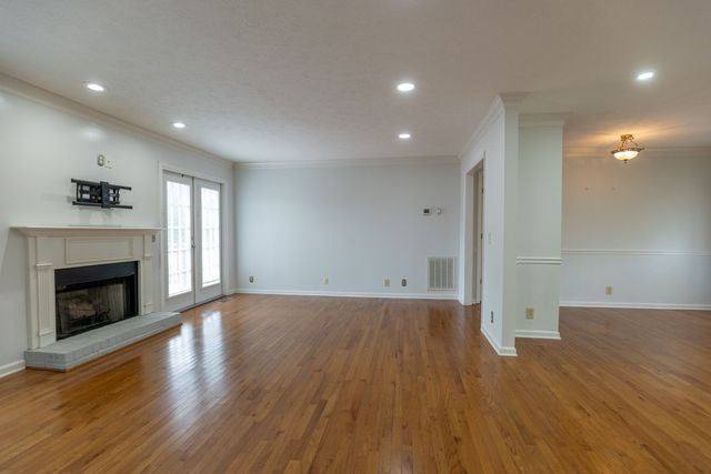 396 Solitude Cir, Goodlettsville, TN 37072