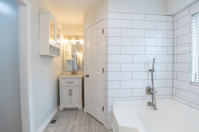 396 Solitude Cir, Goodlettsville, TN 37072