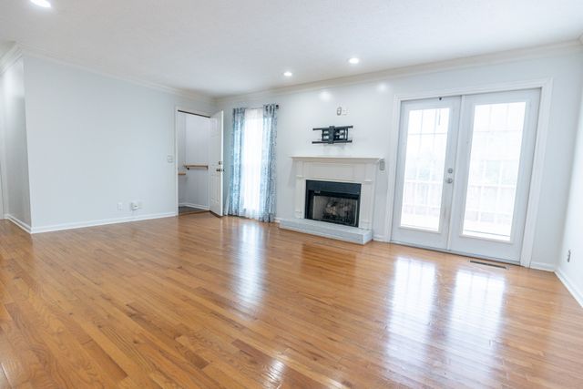 396 Solitude Cir, Goodlettsville, TN 37072