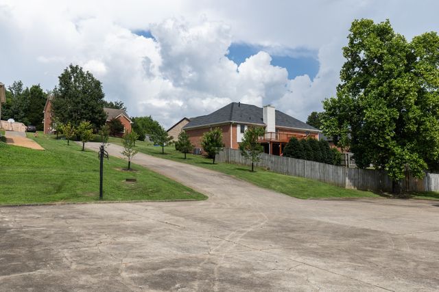 396 Solitude Cir, Goodlettsville, TN 37072