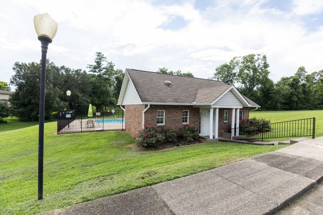 396 Solitude Cir, Goodlettsville, TN 37072