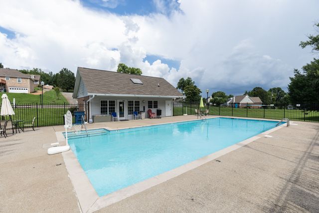 396 Solitude Cir, Goodlettsville, TN 37072