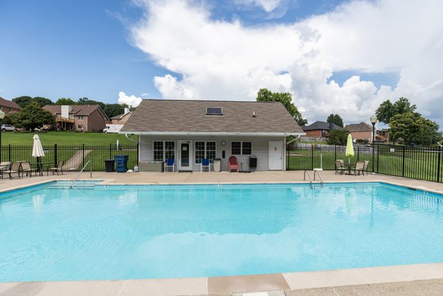 396 Solitude Cir, Goodlettsville, TN 37072
