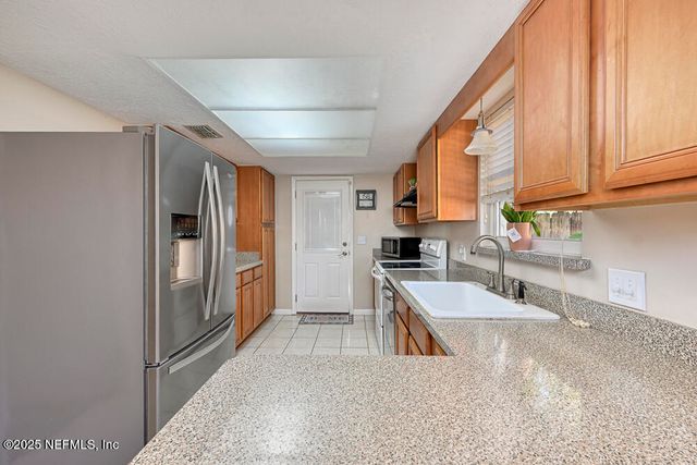 1216 21ST Street N, Jacksonville Beach, FL 32250