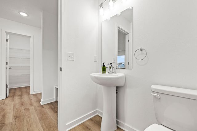 1122 E Plum Creek Road, Nixa, MO 65714