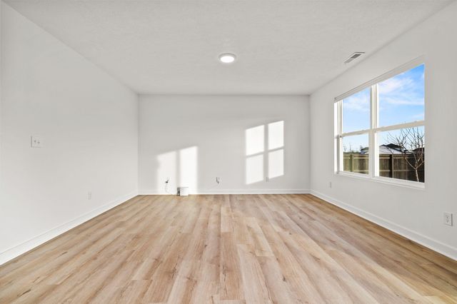 1122 E Plum Creek Road, Nixa, MO 65714