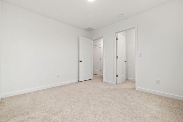 1122 E Plum Creek Road, Nixa, MO 65714